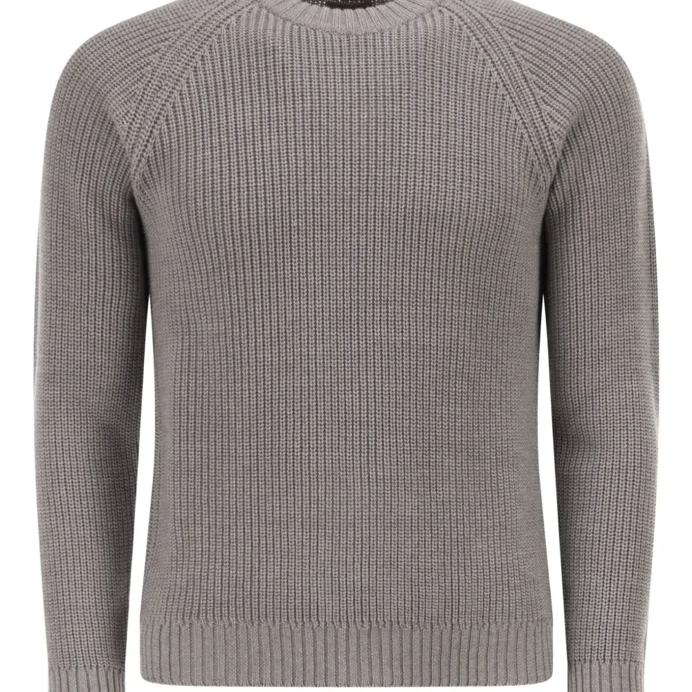 Свитер в рубчик с круглым вырезом