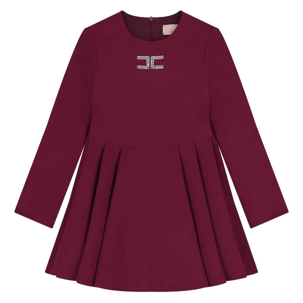 Платье с украшением в виде логотипа