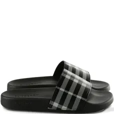 Шлёпанцы в клетку