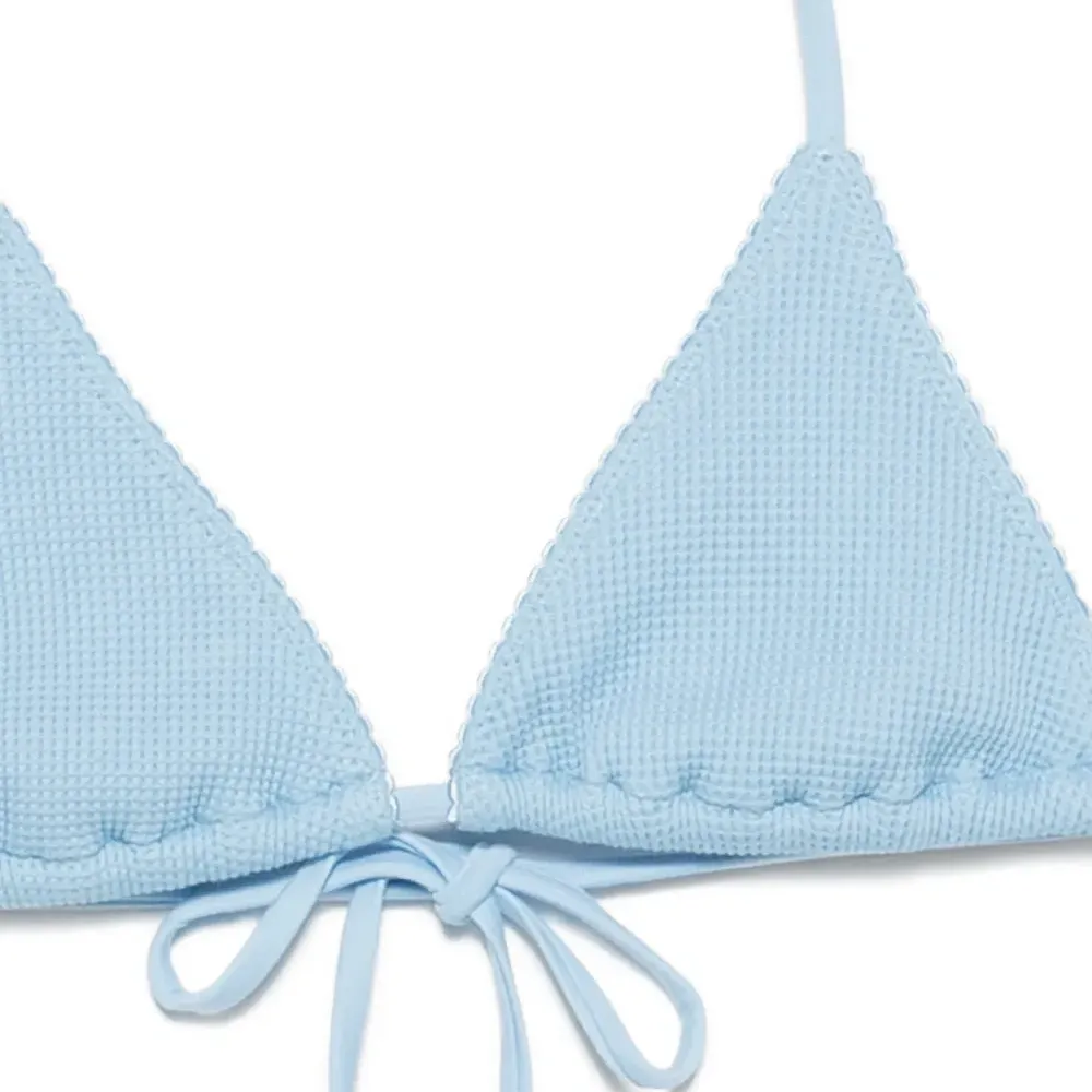 Бикини-топ с завязками на шее Бикини-топ с завязками на шее