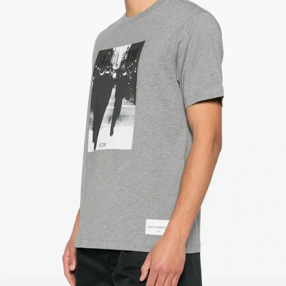 Футболка с графическим принтом