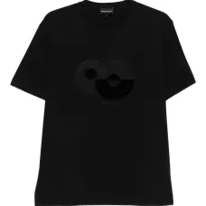 Футболка с вышитым логотипом