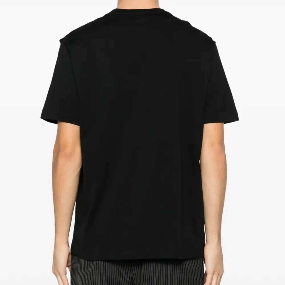 Футболка с вышитым логотипом