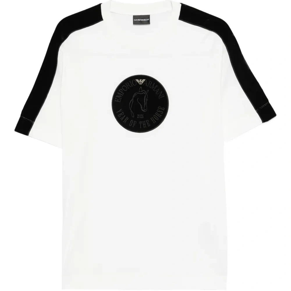 Футболка с полосатыми деталями