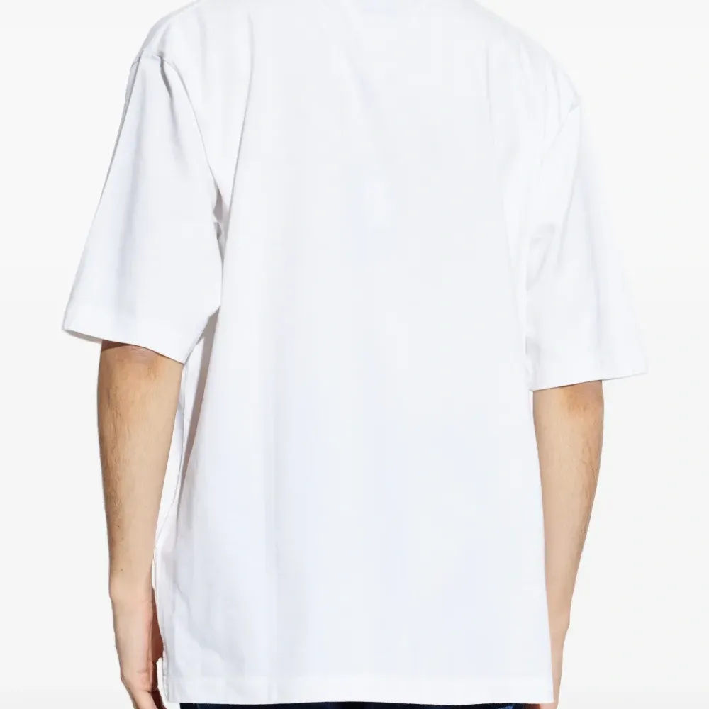 Фирменная футболка