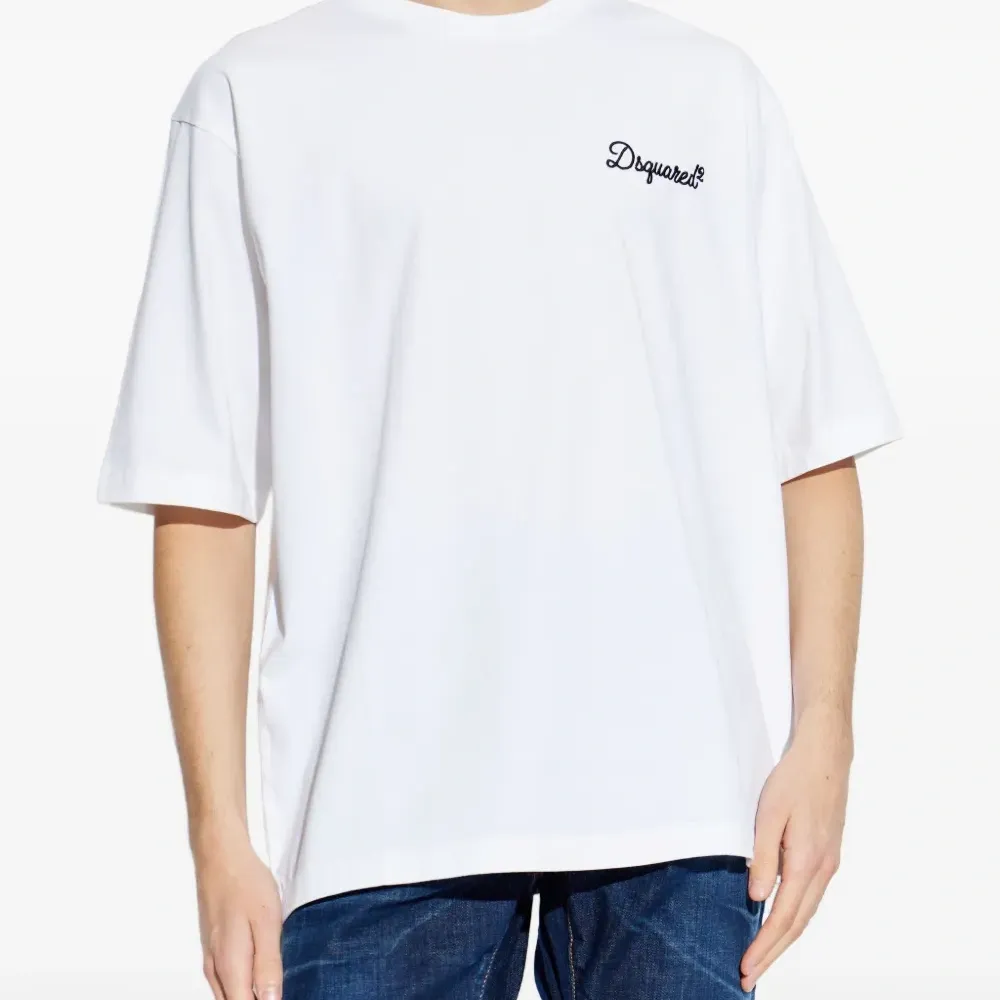 Фирменная футболка