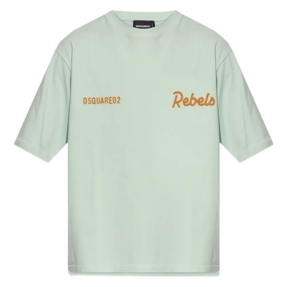 Футболка с вышитым рисунком