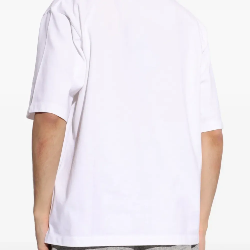 Футболка с логотипом