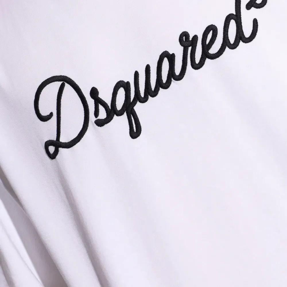 Футболка с логотипом