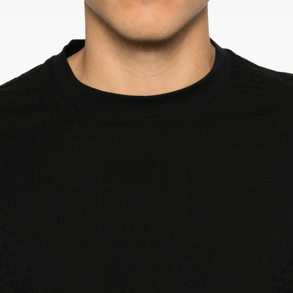 Футболка с фирменным логотипом