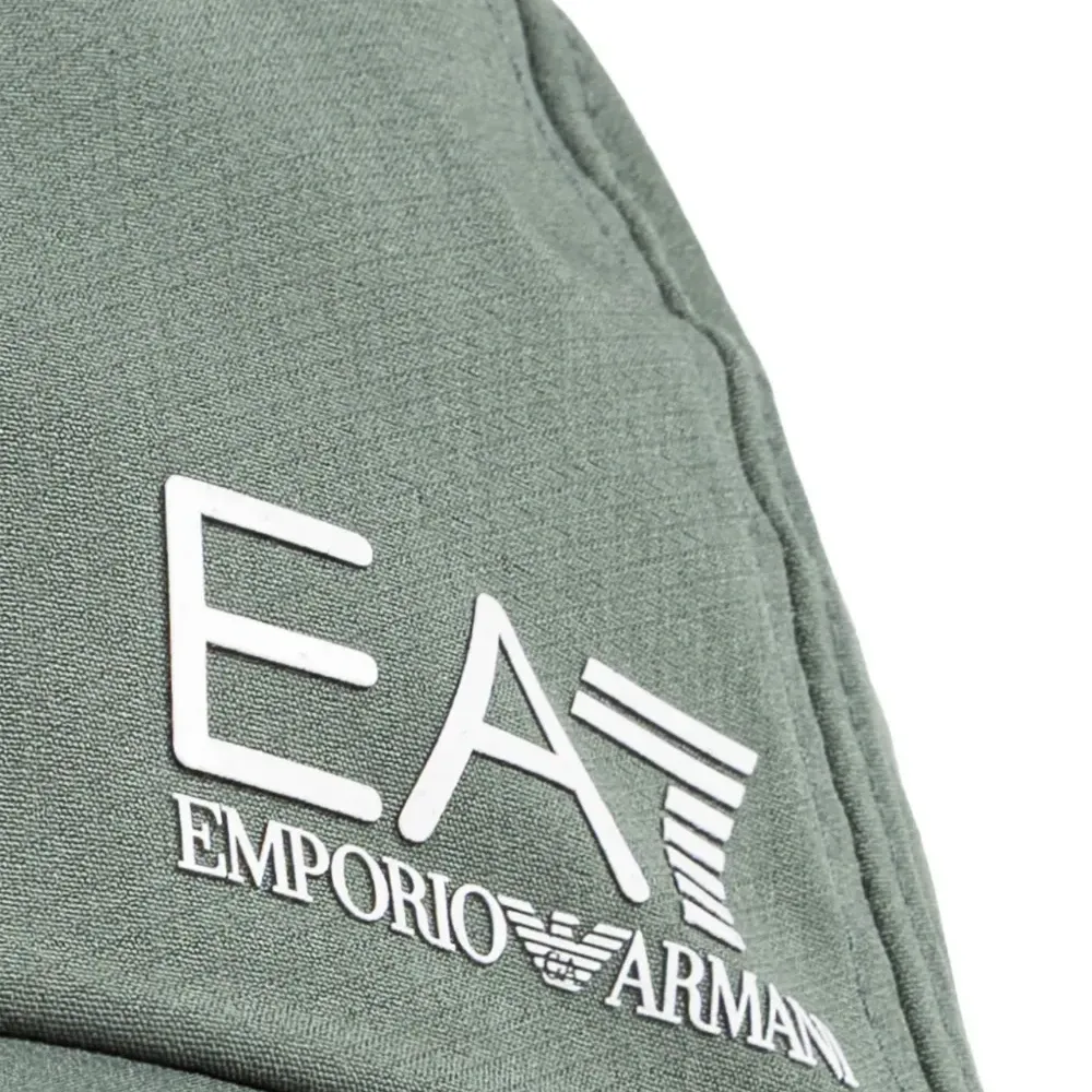 Бейсболка с логотипом