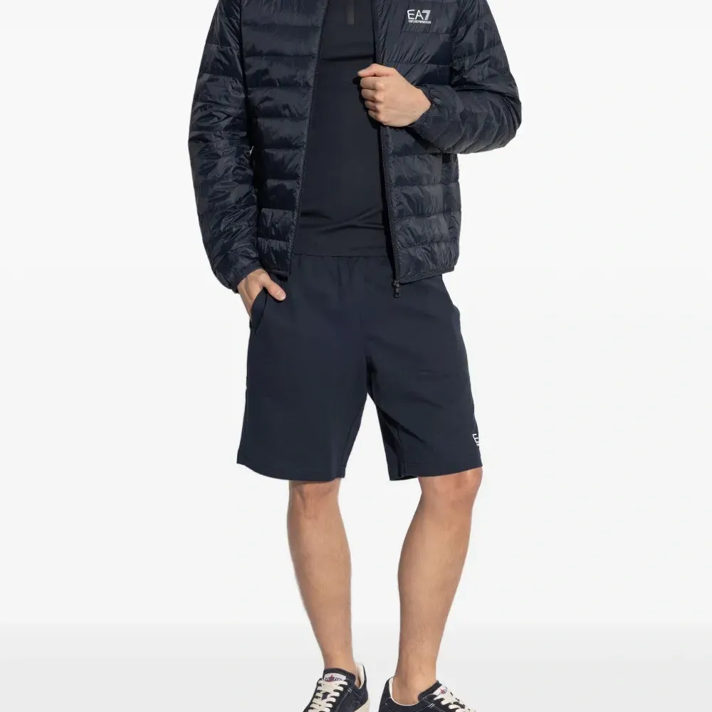 Стеганая куртка на молнии Стеганая куртка на молнии