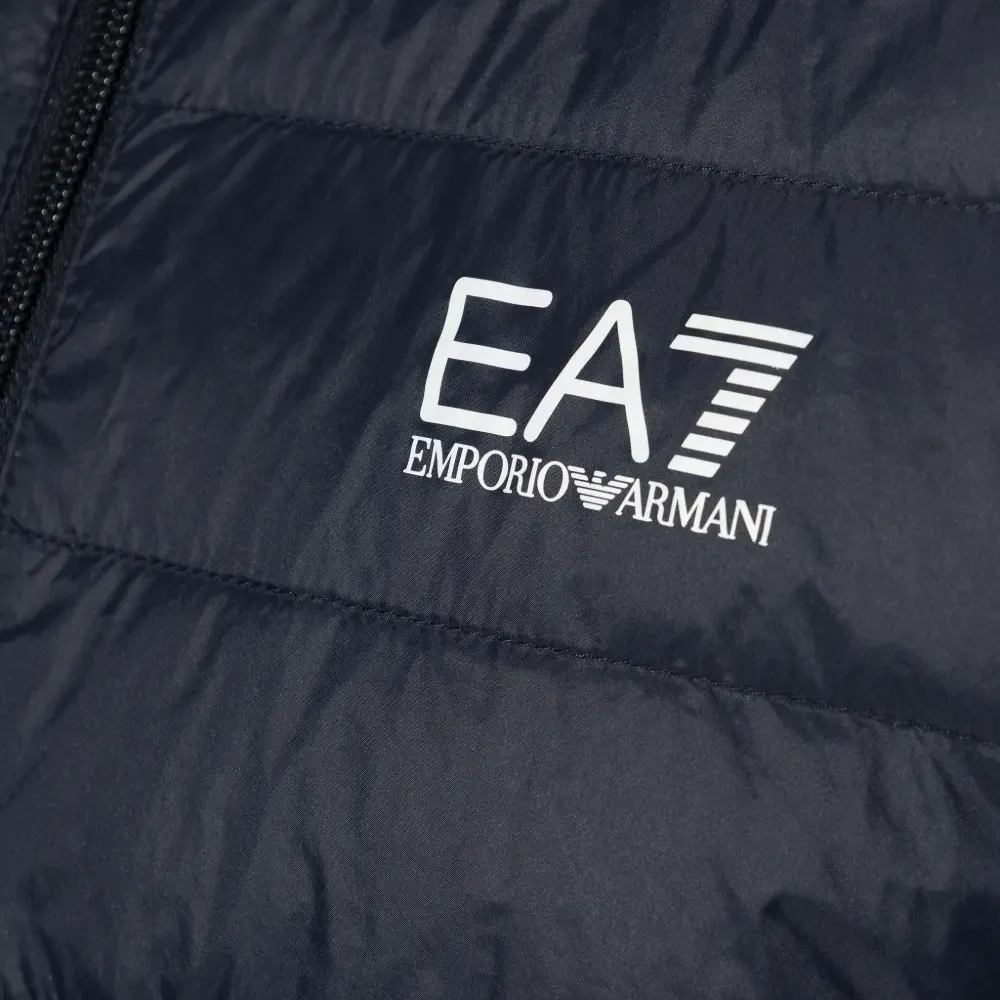 Стеганая куртка на молнии Стеганая куртка на молнии