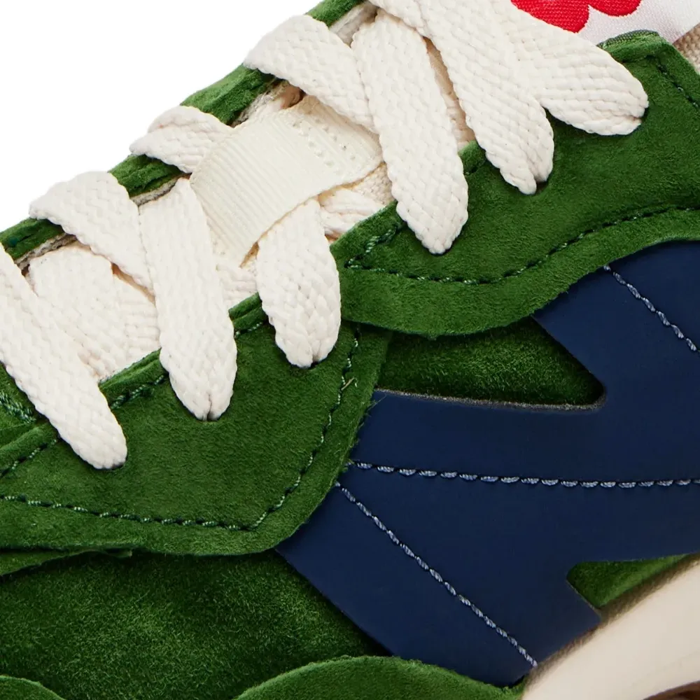 Замшевые кроссовки на шнуровке 327