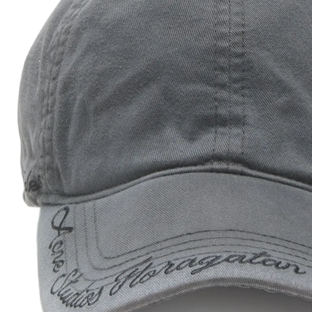 Бейсболка с логотипом