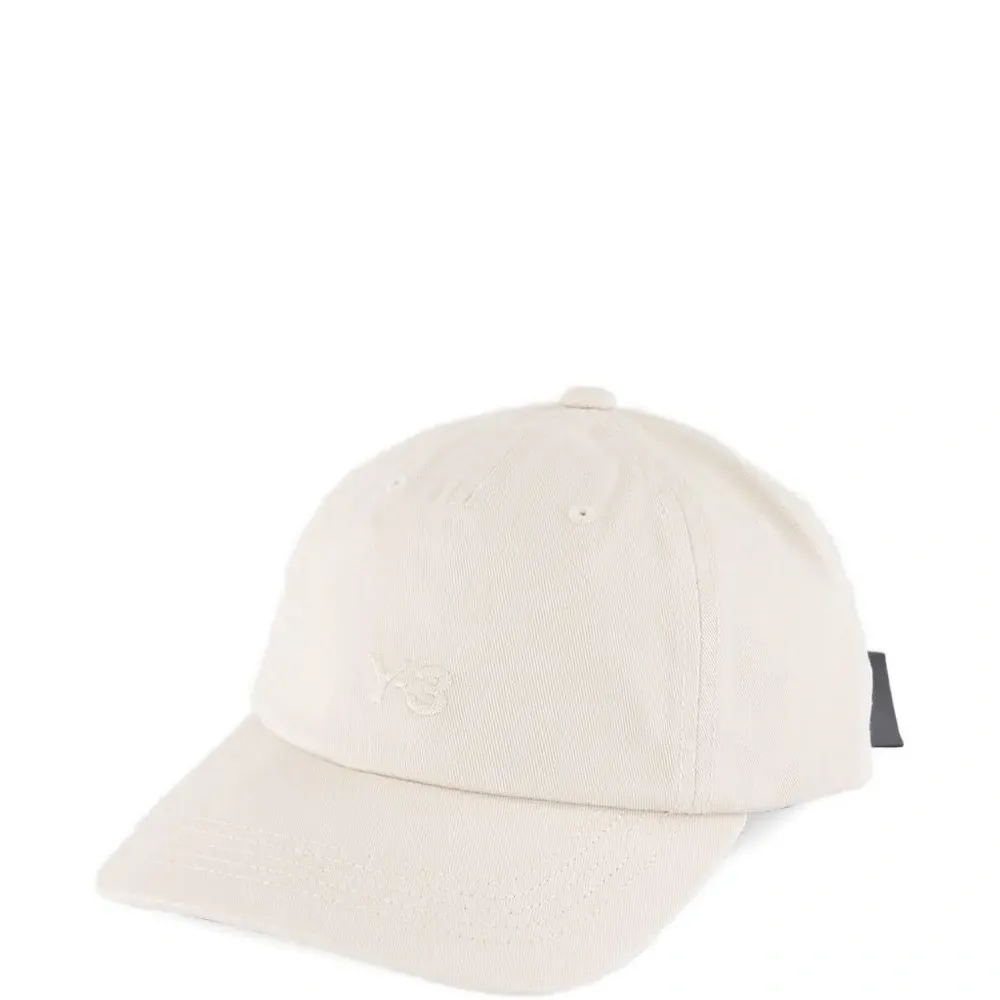 Бейсболка с вышитым логотипом