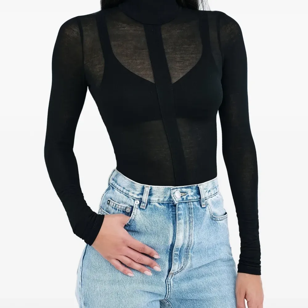 Топ Amsterdam с длинными рукавами