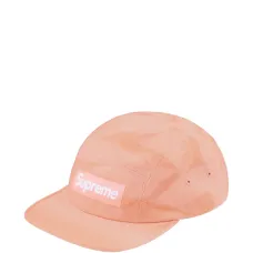 Бейсболка с нашивкой-логотипом