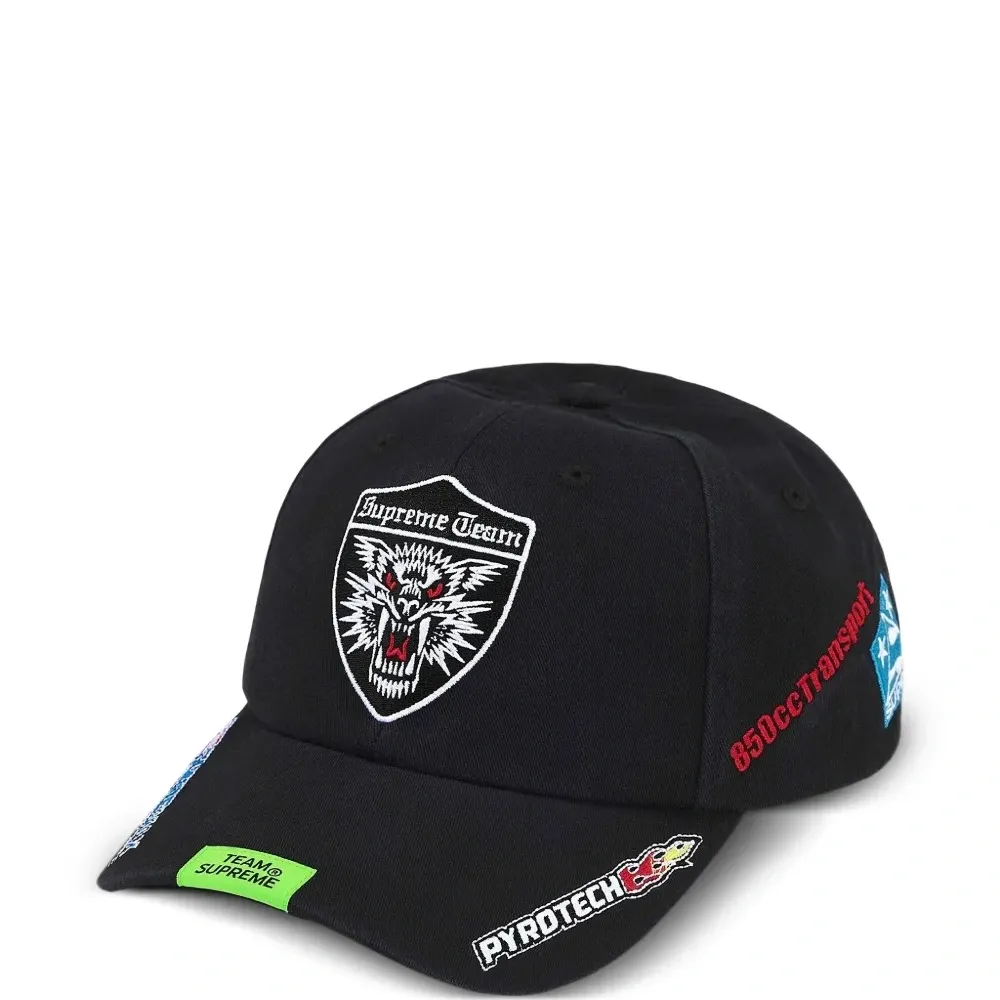 Бейсболка с нашивкой-логотипом