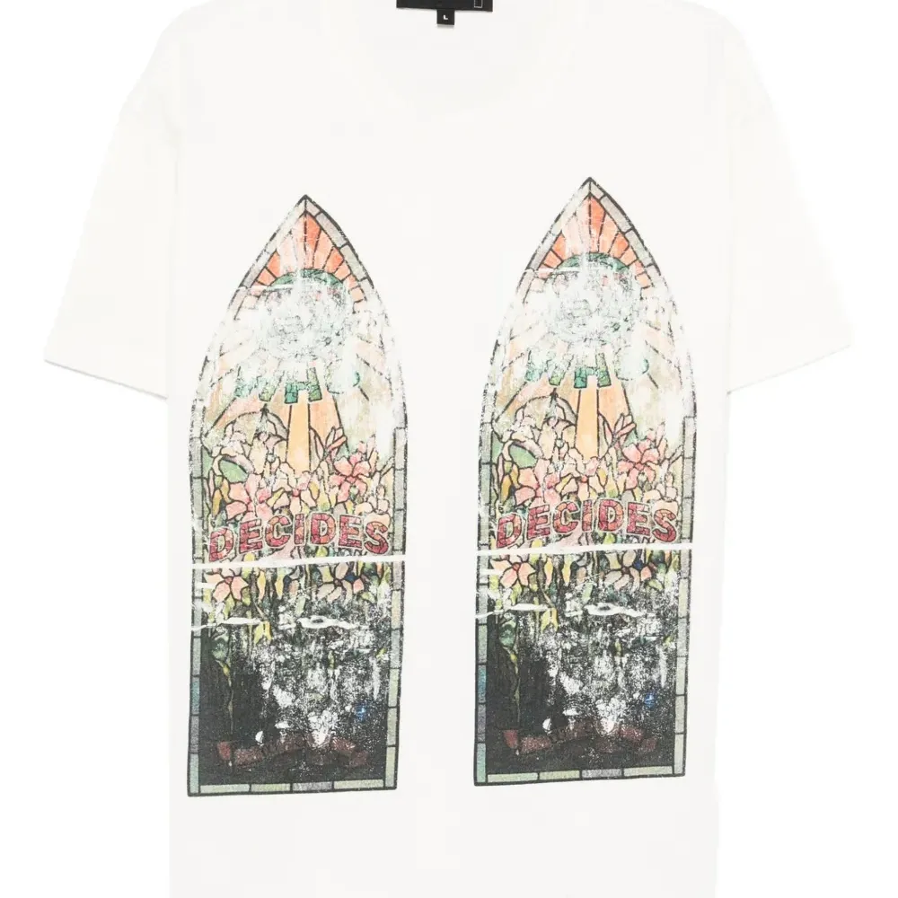 Футболка с принтом в стиле витража