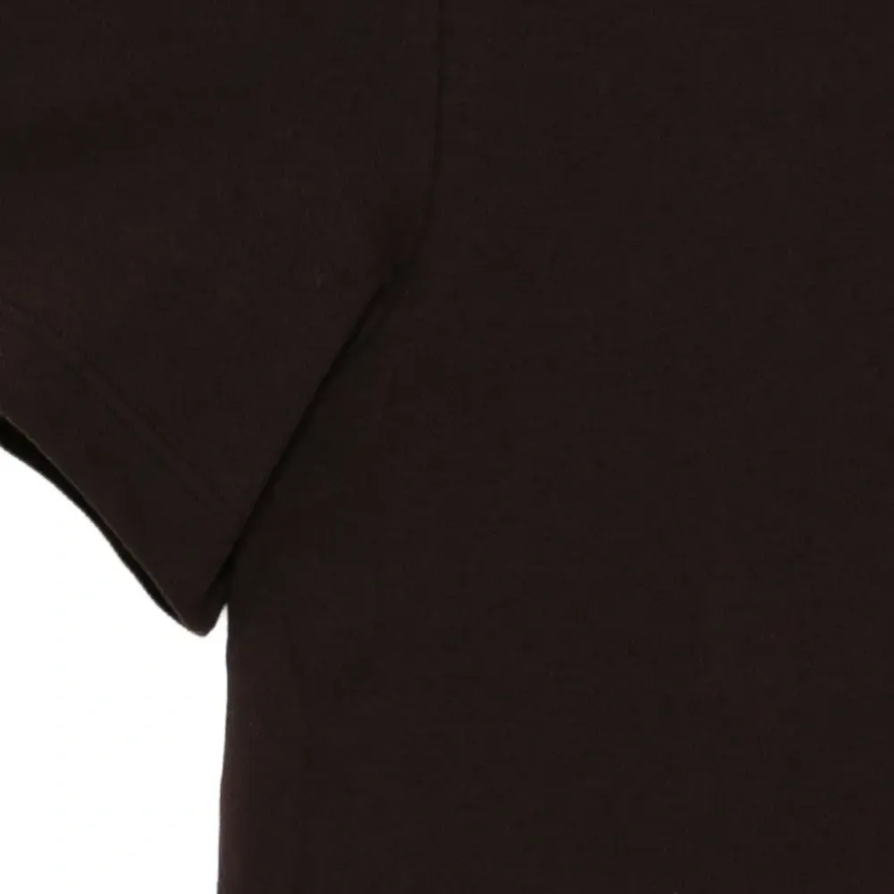 Футболка с круглым вырезом и нашивкой с логотипом