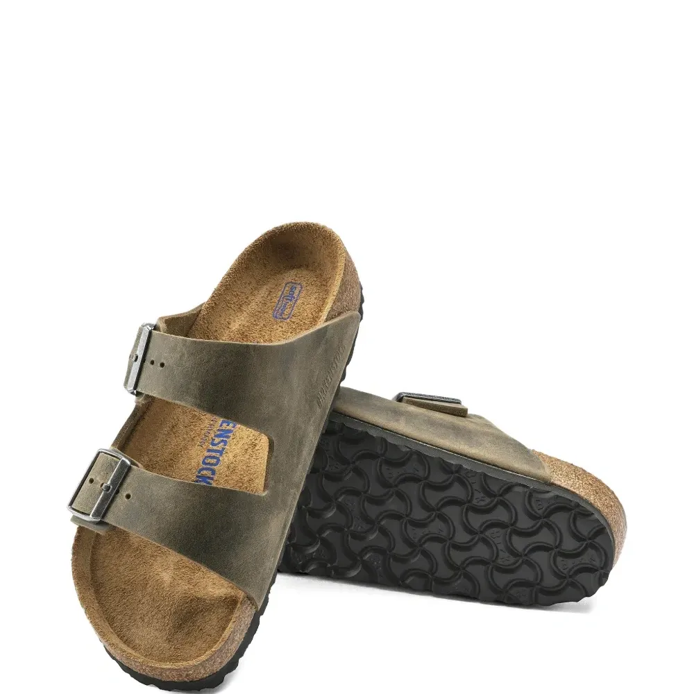 Сандалии Arizona с пряжками и масляной отделкой Сандалии Arizona с пряжками и масляной отделкой