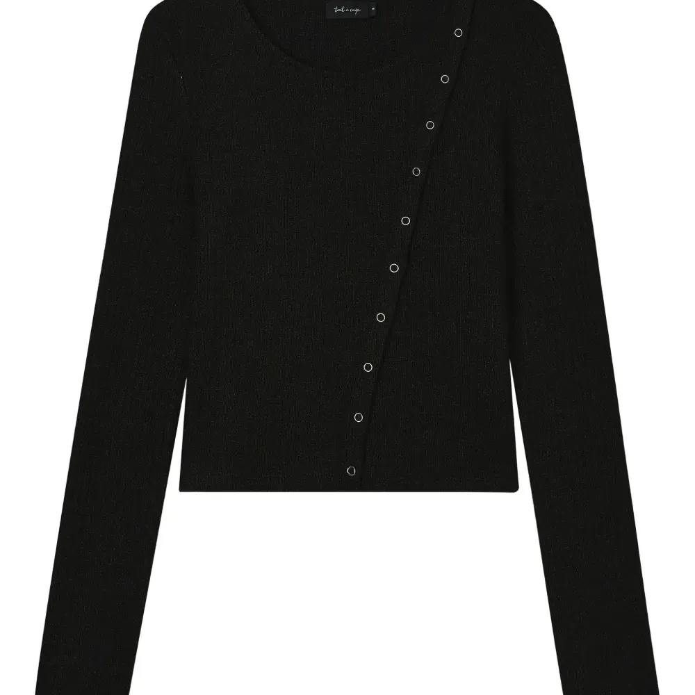 Асимметричный топ с пуговицами