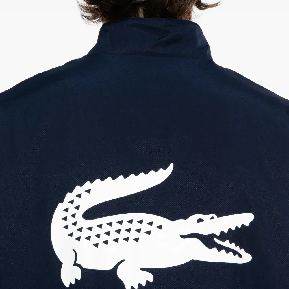 Полосатый спортивный костюм