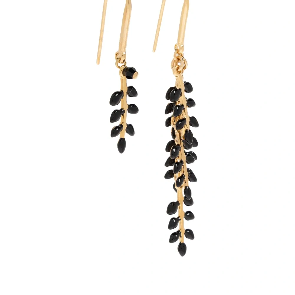 Серьги в форме листа