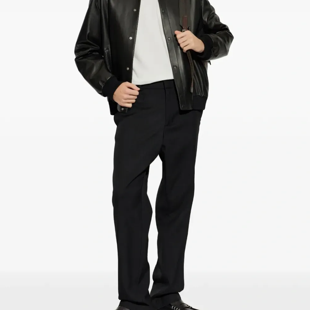 Футболка с вышивкой пегаса