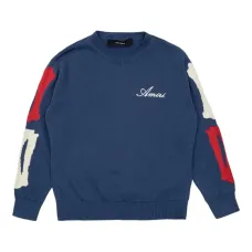 Вязаный свитер с V-образным вырезом и вышивкой