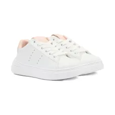 Кроссовки на шнуровке