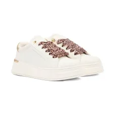 Кроссовки с леопардовыми шнурками