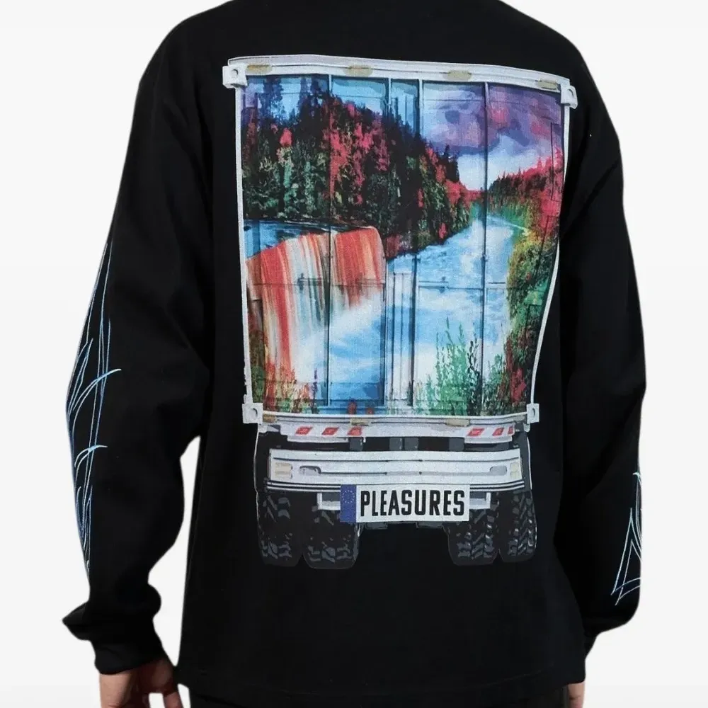 Свитшот с цифровым принтом и длинными рукавами