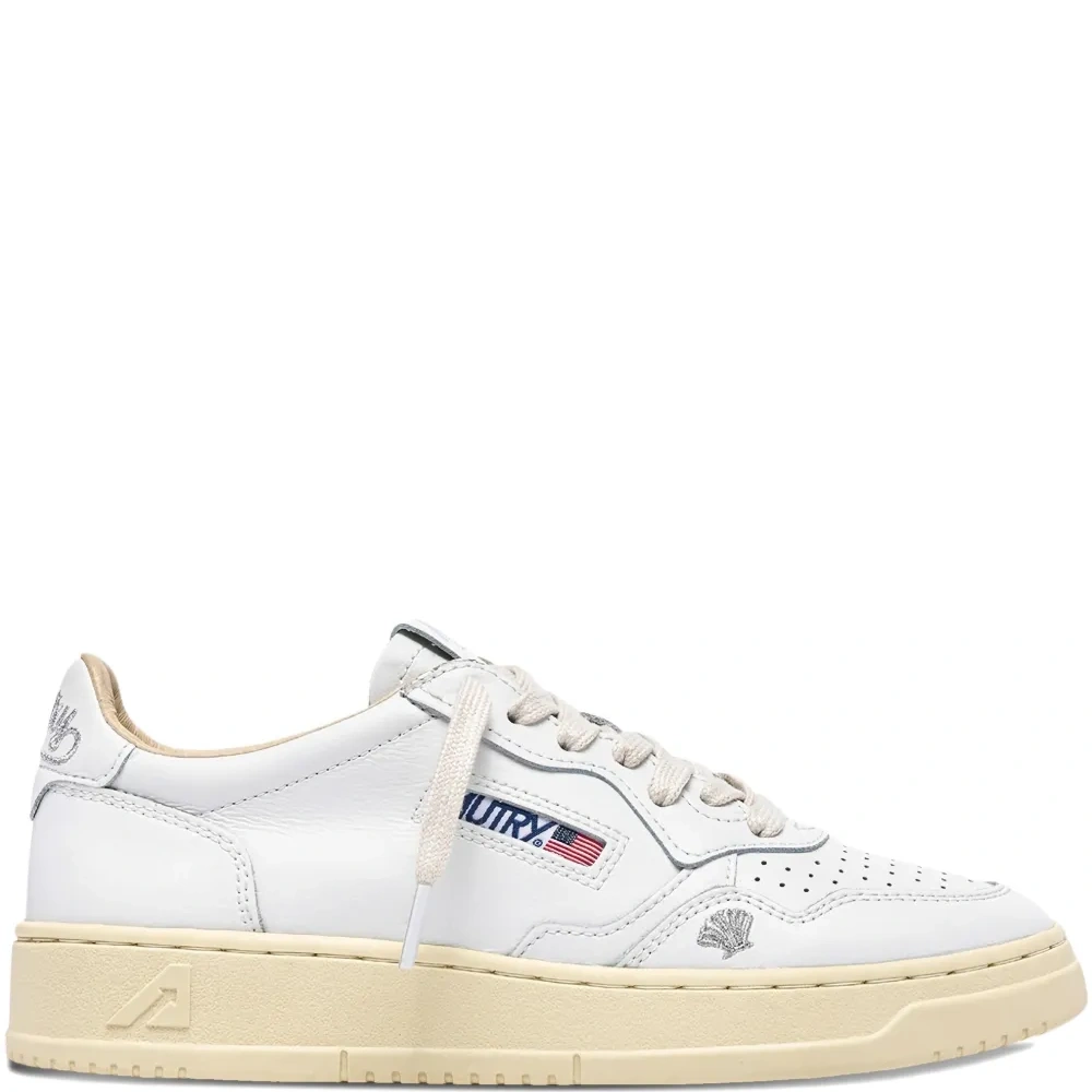 Кожаные кроссовки