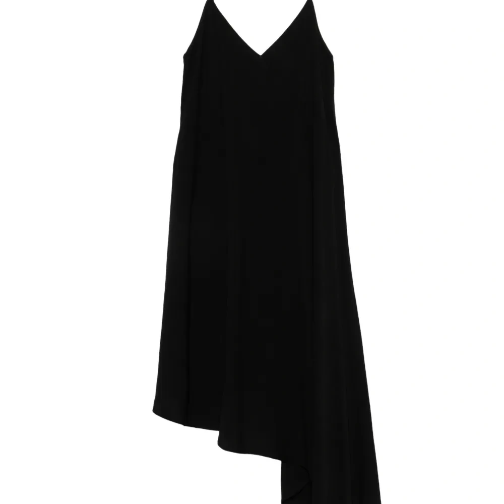 Асимметричное миди-платье с V-образным вырезом