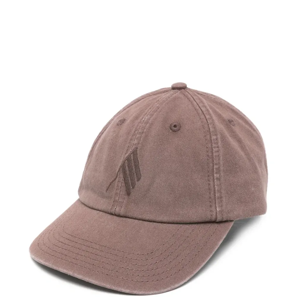 Бейсболка с вышитым логотипом