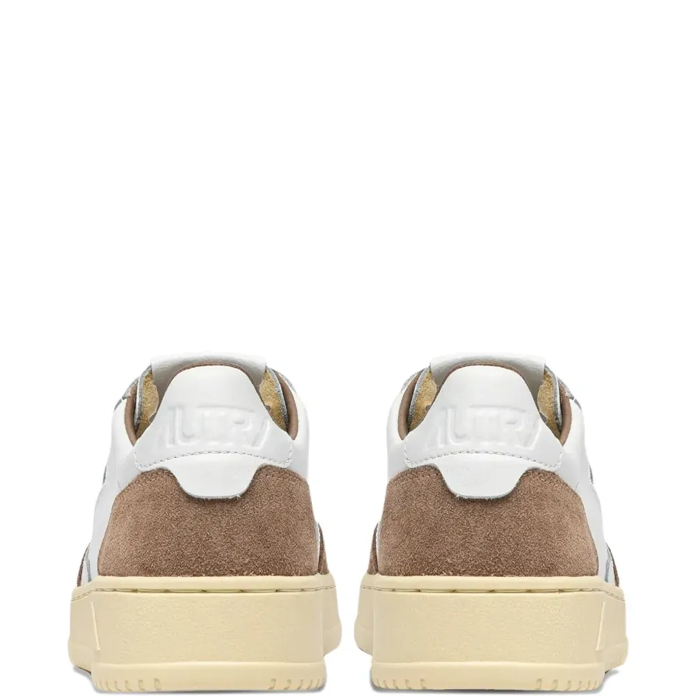 Кожаные кроссовки с перфорацией