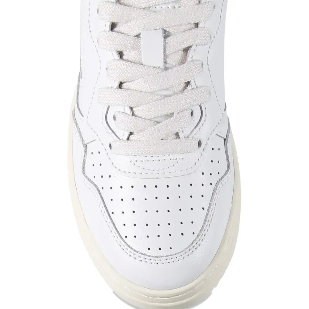 Кожаные кроссовки