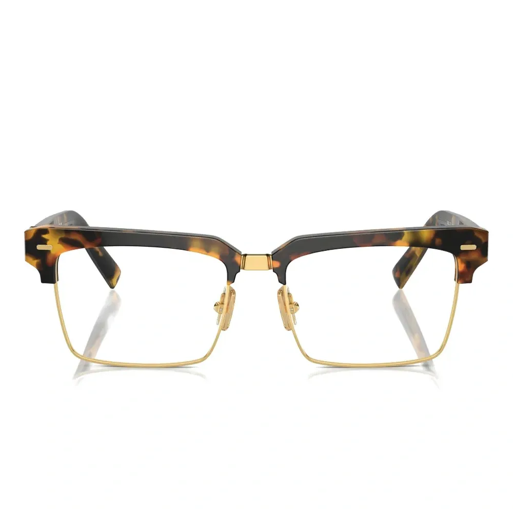 Очки в квадратной оправе