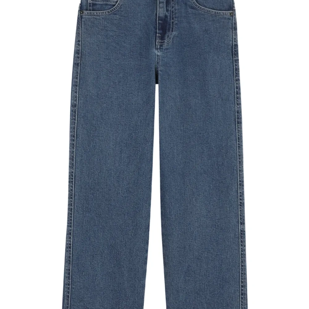 Джинсы с пятью карманами