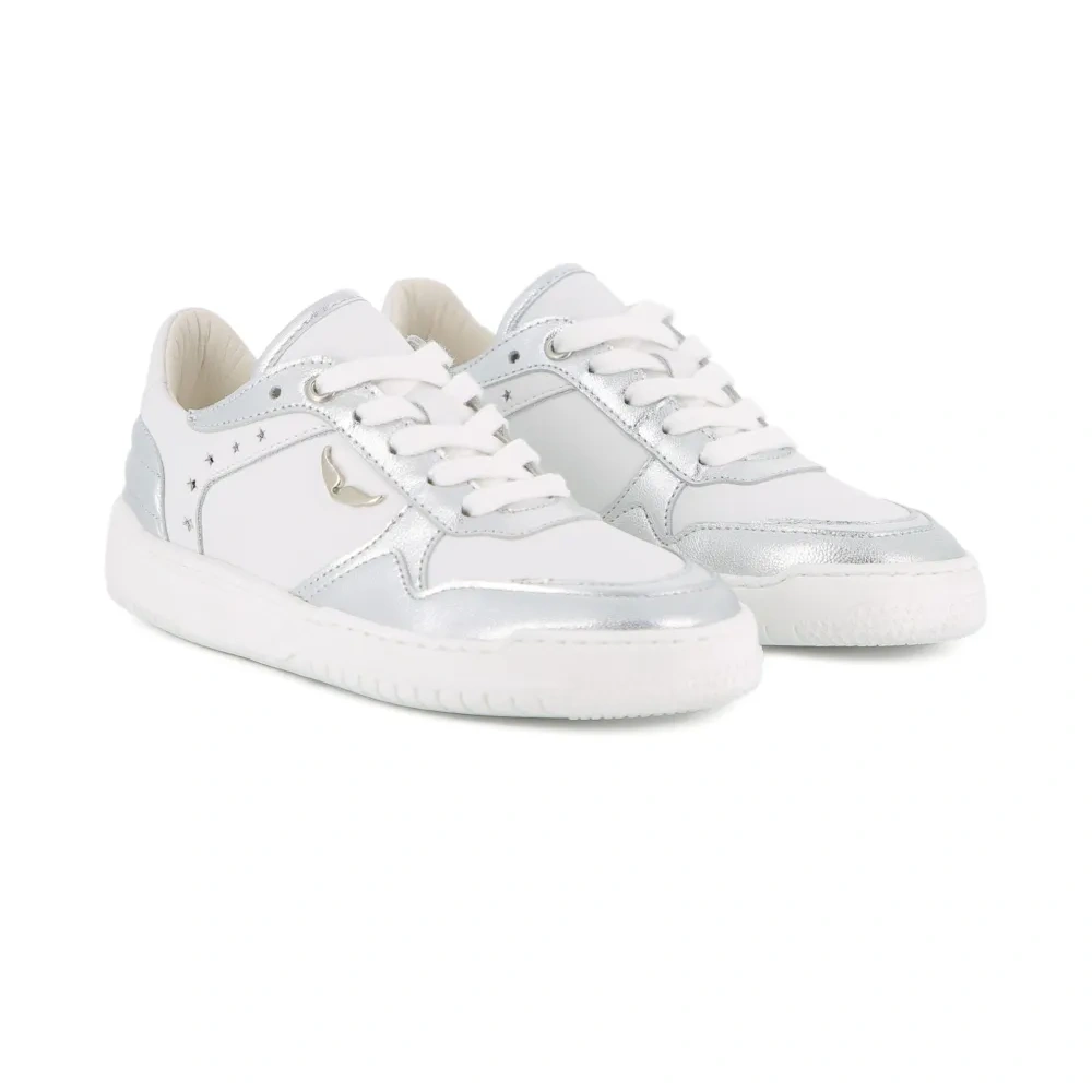 Кроссовки на шнуровке