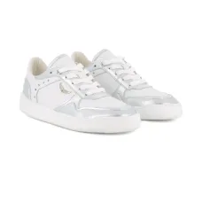 Кроссовки на шнуровке Кроссовки на шнуровке