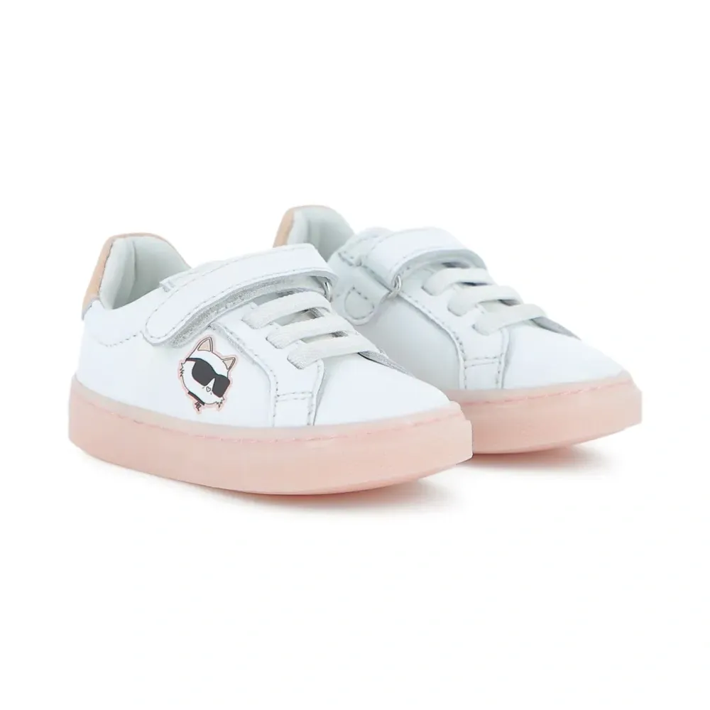 Кроссовки с аппликацией