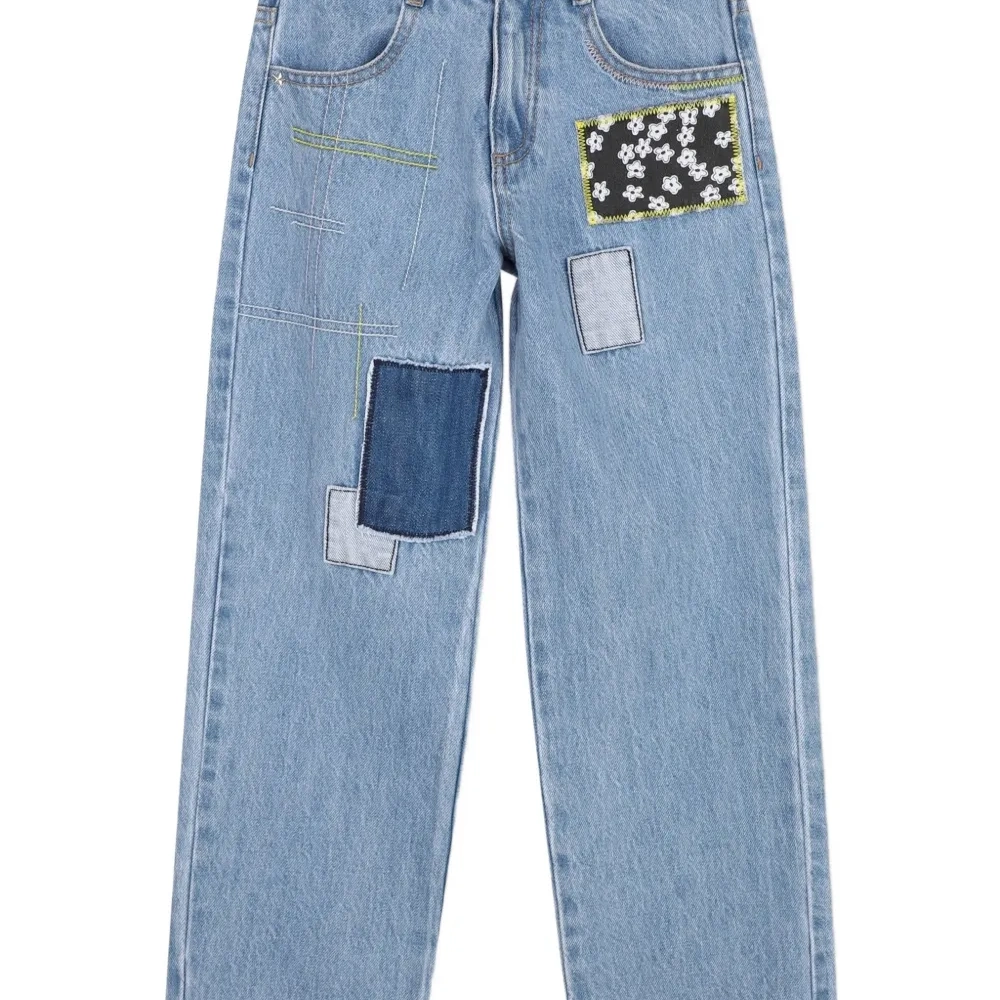 Джинсы на пуговицах