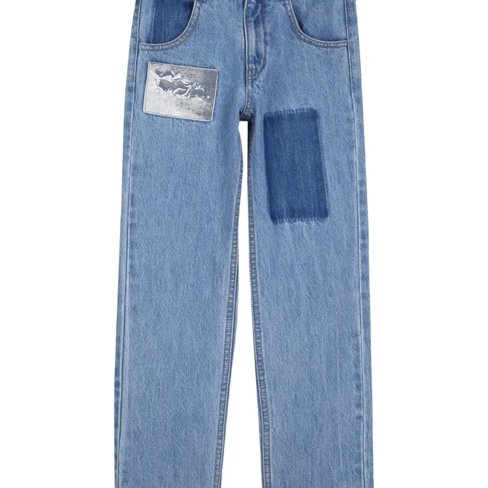 Джинсы с нашивками