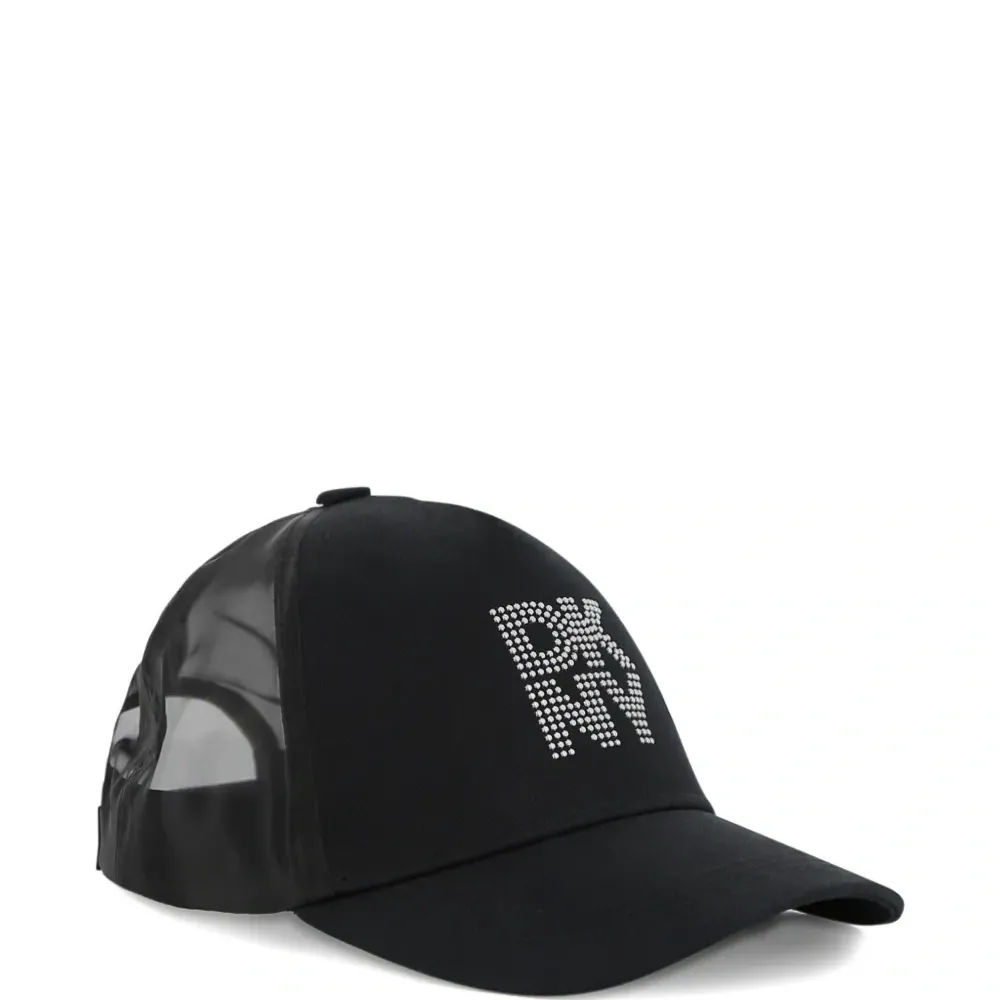 Кепка с логотипом