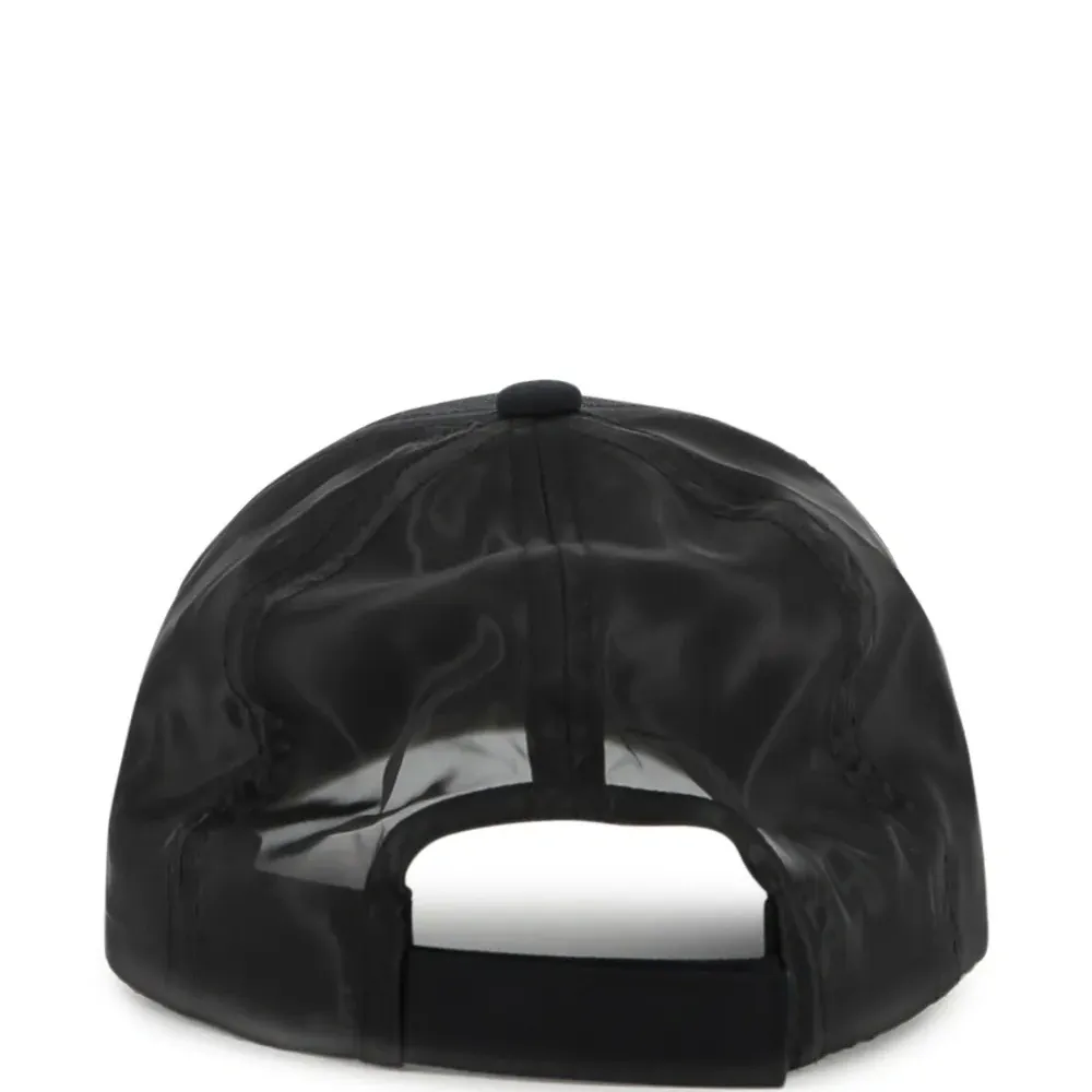 Кепка с логотипом