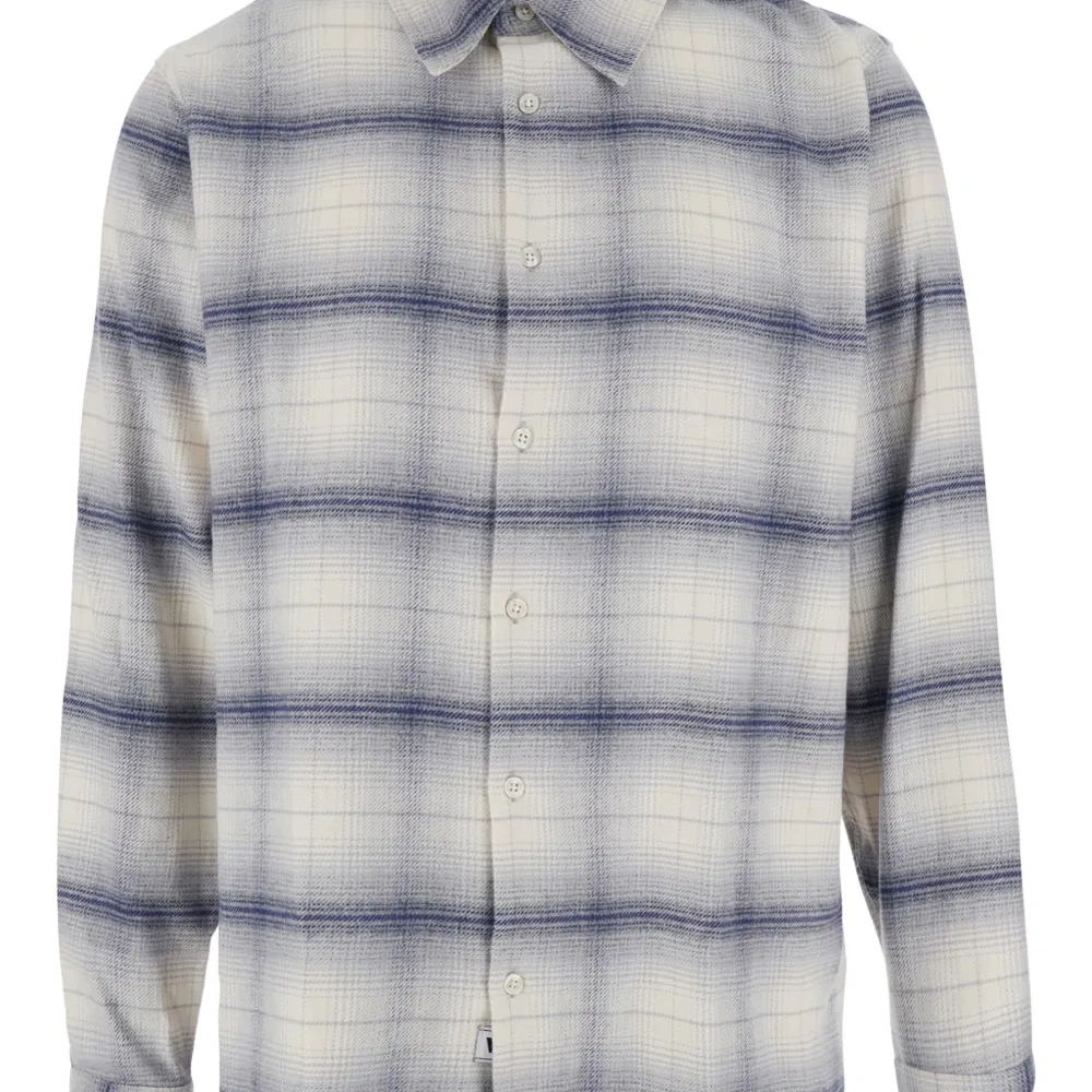 Рубашка в клетку с классическим воротником