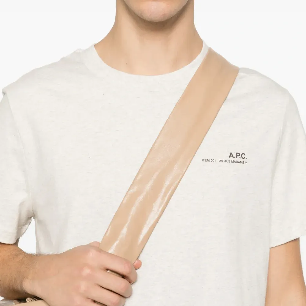 Футболка с логотипом